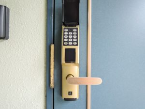 番号ロック式玄関ドア