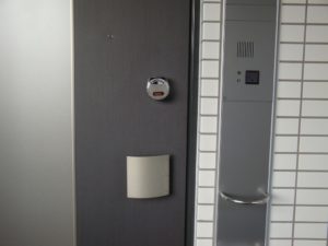 玄関（カードキー）