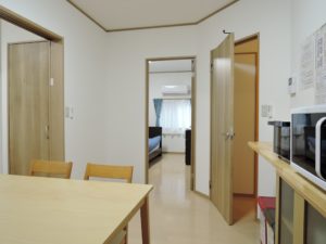 ダイニングルームから寝室