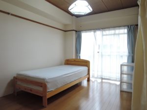 寝室２