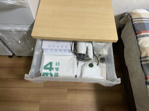 ベッドサイド収納